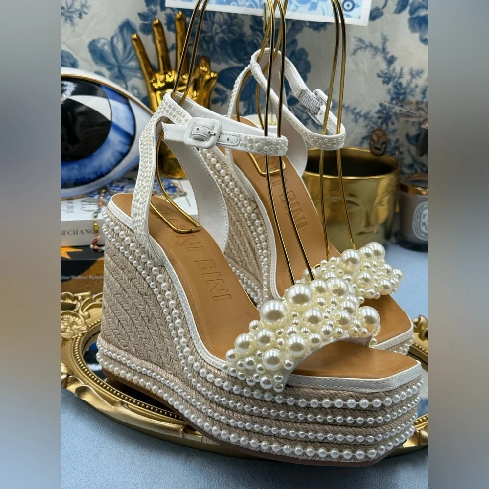 🆕 GIANNI BINI 🧿 NWOB Savanna Pearl Ornamented Platform Wedge Sandals, Sz 8.5
